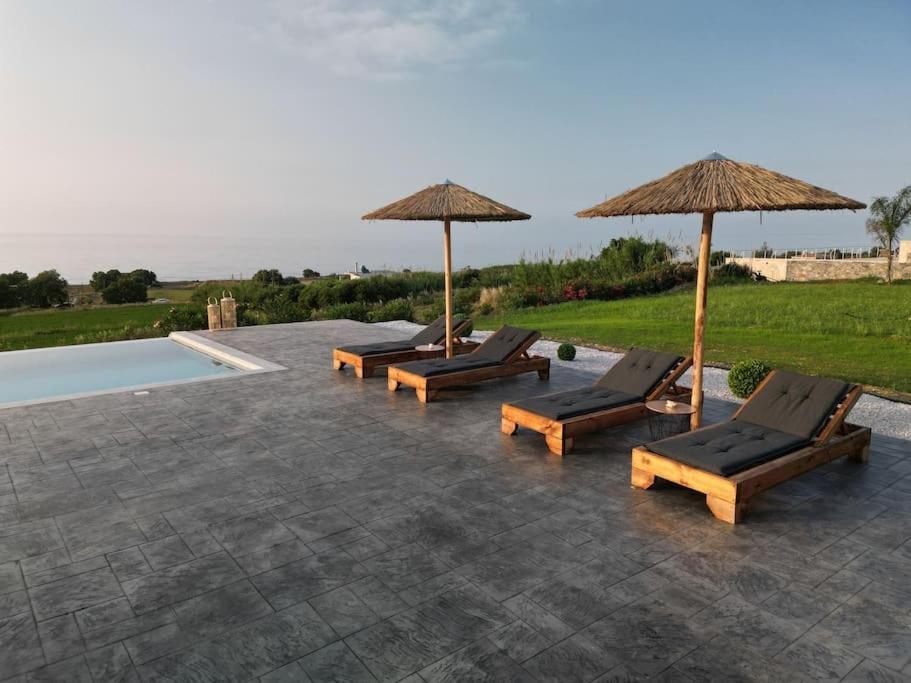 Blue Harmony Villa Dhramia Bagian luar foto
